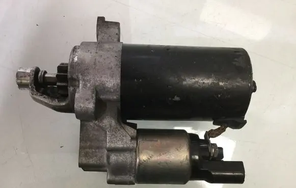 Audi A5 8T 8F Starter motor 06H911021