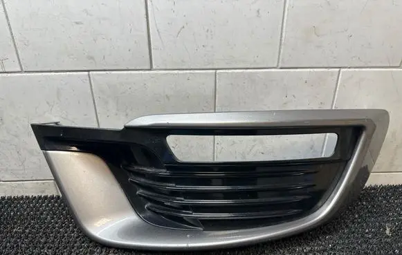 Renault Megane III Front bumper lower grill 622554978R 622551691R