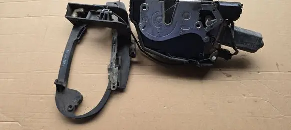 BMW 7 E65 E66 Rear door lock 8240585