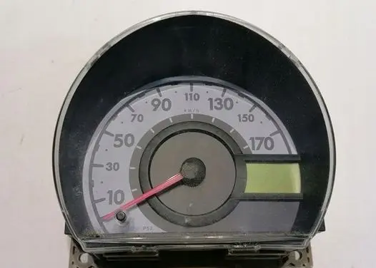 Peugeot 107 Speedometer (instrument cluster) licznikzegar