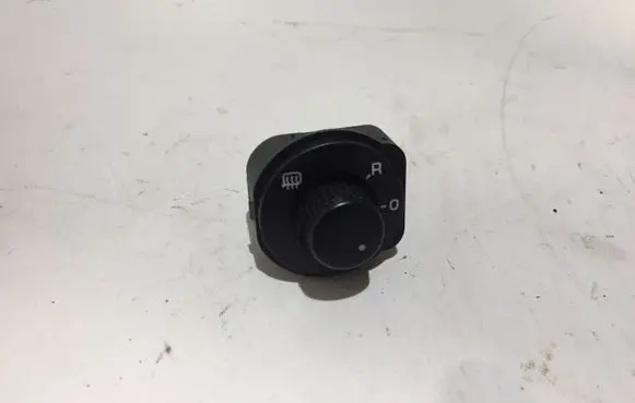 Skoda Octavia Mk2 (1Z) Wing mirror switch 1Z2959565E