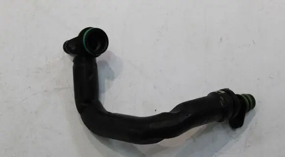 Volkswagen Golf VII Breather hose/pipe 04C103202