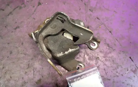 Suzuki Liana Engine bonnet/hood lock/catch 