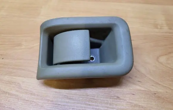 Volvo XC60 Engine bonnet (hood) release handle 30779851
