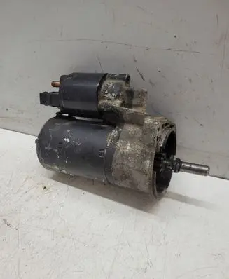Volkswagen Golf III Starter motor 0001112027