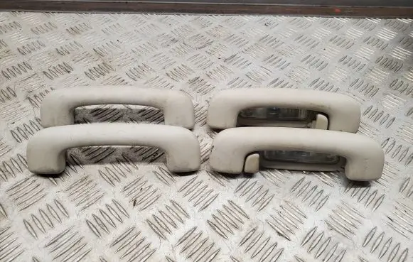 Jeep Grand Cherokee A set of handles for the ceiling 1RV81TRMAB 1RV73TRMAB