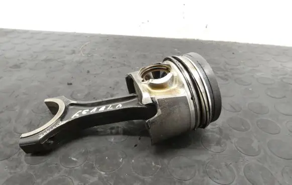 Mercedes-Benz Sprinter W906 Piston A6510300017