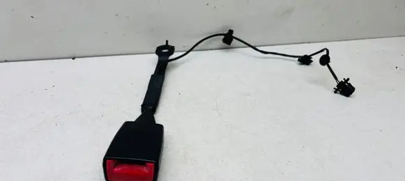 Audi Q3 8U Front seatbelt buckle 8R0857755L