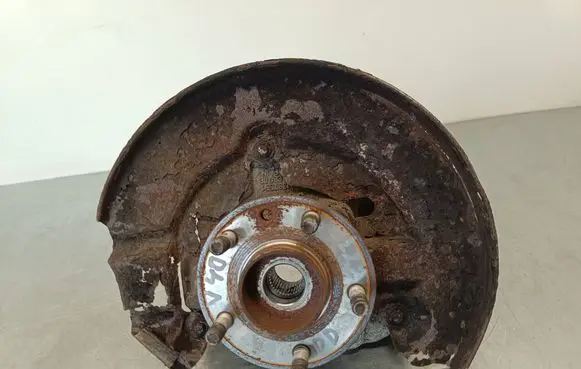 Volvo V40 Front wheel hub 