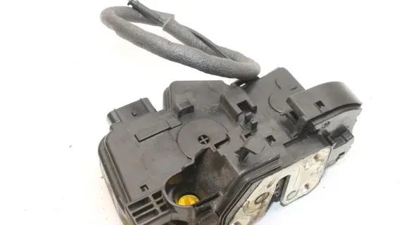 KIA Sportage Front door lock 813203U020
