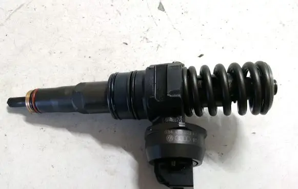 Skoda Octavia Mk1 (1U) Fuel injector 038130073AG 0414720215