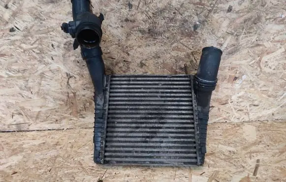 Audi Q7 4L Intercooler radiator G4161002 7L6145803C
