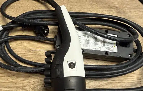 Hyundai Kona II Electric car charging cable 91686GI030KD