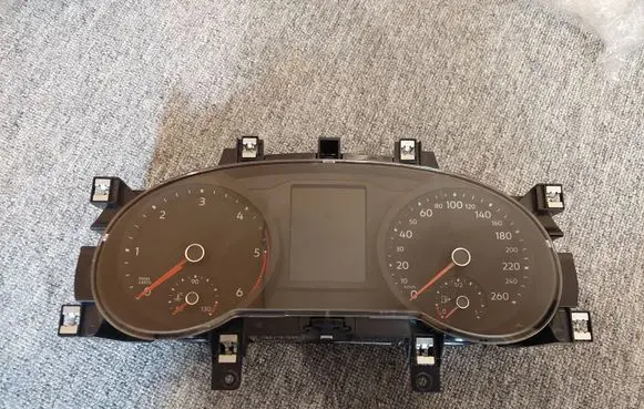 Volkswagen Tiguan Speedometer (instrument cluster) 5NA920751 VD10480905 1674114334