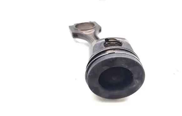 Mini One - Cooper Clubman R55 Piston with connecting rod N47C16A