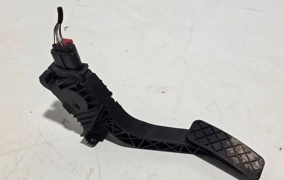 Volkswagen PASSAT B8 Accelerator throttle pedal 5Q2723503D