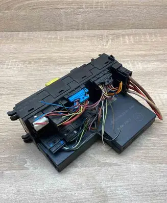 Mercedes-Benz E W210 Fuse module 0225455332