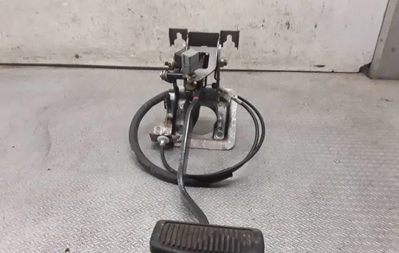 KIA Opirus Brake pedal 