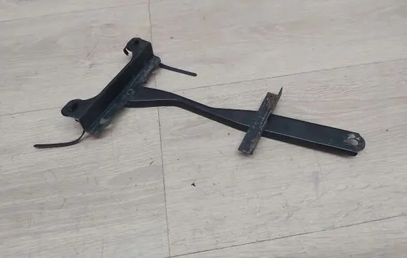 Toyota RAV 4 (XA30) Battery box tray 