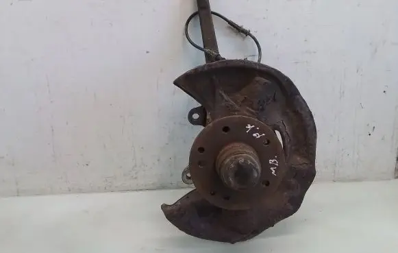 Mercedes-Benz E W210 Front wheel hub spindle knuckle