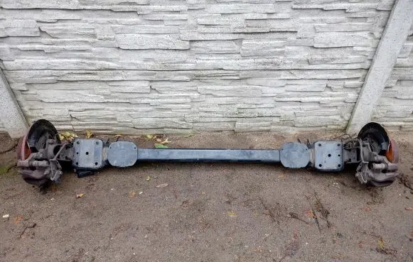 Renault Clio IV Rear axle beam with reductor 
