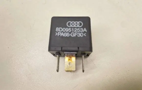 Audi A4 S4 B7 8E 8H Other relay 8D0951253A