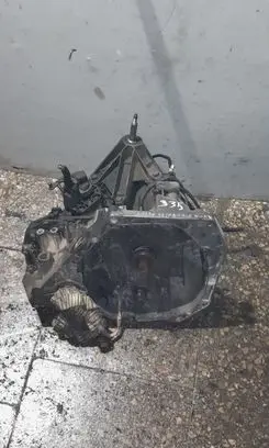 Nissan Qashqai Manual 5 speed gearbox 8200367222