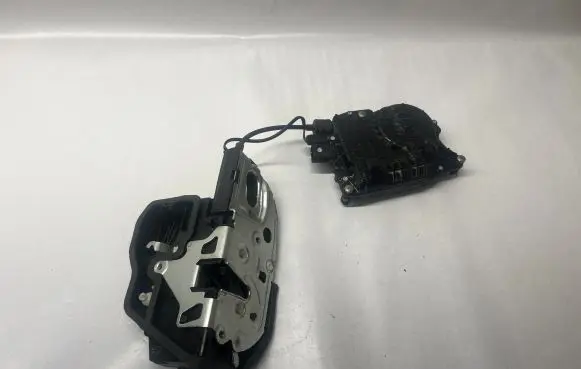 BMW 7 F01 F02 F03 F04 Rear door soft close latching motor 4153309800 7185687