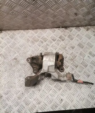 Honda Accord Engine mount bracket