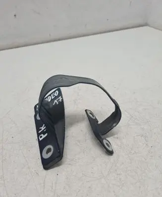 Fender mounting bracket