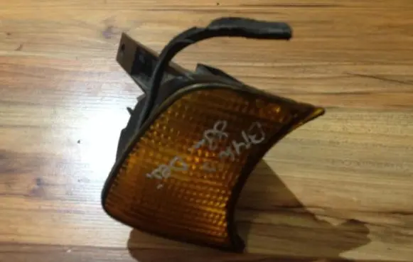 BMW 5 E34 Front indicator light 1384034