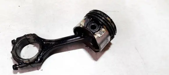 Renault Laguna I Piston with connecting rod