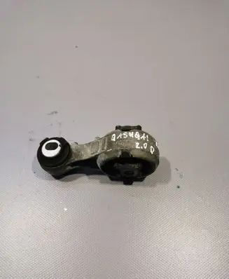 Nissan Qashqai Engine mount bracket