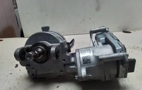 Renault Megane II Power steering pump 26108652