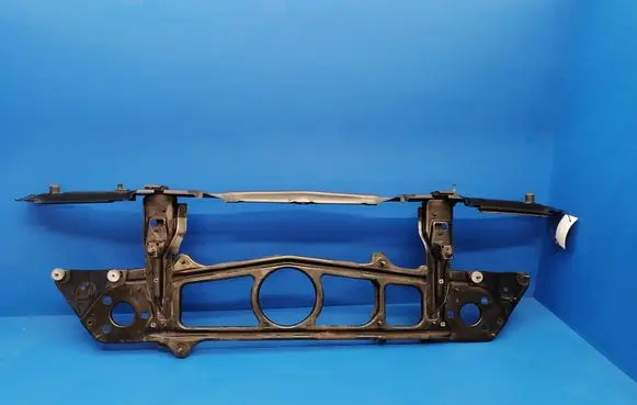 BMW 7 E38 Radiator support slam panel