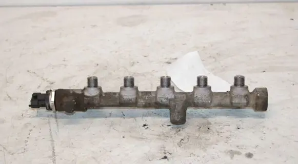 Renault Trafic II (X83) Fuel main line pipe 8200954113A 0445214196