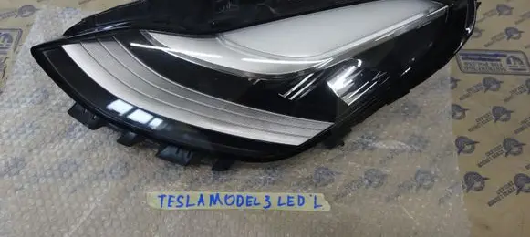 Tesla Model 3 Headlight/headlamp 107737500C