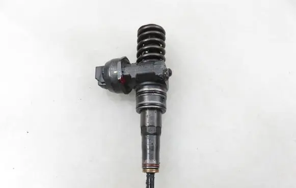 Skoda Roomster (5J) Fuel injector 0414720314 038130073BP
