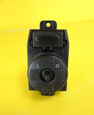 KIA Carnival Wing mirror switch 621W04210