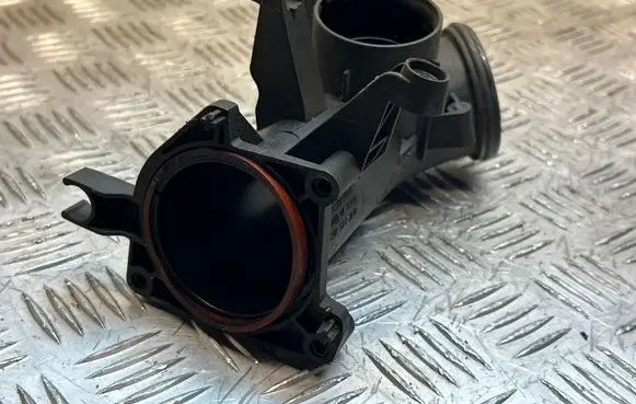 Volkswagen Tiguan Air intake hose/pipe 03C145861D