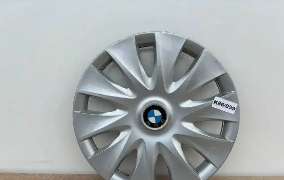 BMW 1 F20 F21 R16 wheel hub/cap/trim 6791806