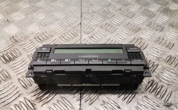 Volkswagen Golf IV Climate control unit