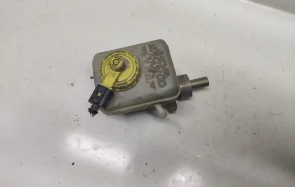 Audi A3 S3 8L Master brake cylinder
