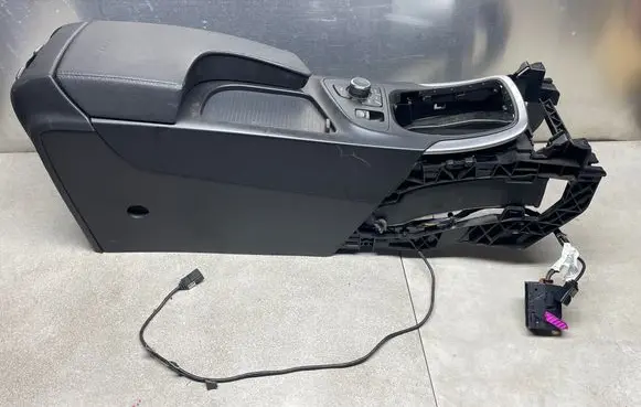 Opel Insignia A Armrest 