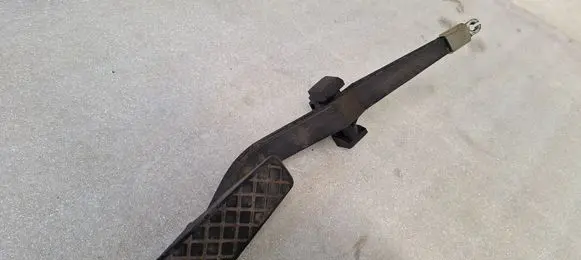 Audi 80 90 S2 B4 Accelerator throttle pedal 893721653