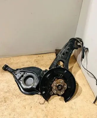 Lexus UX Rear wheel hub spindle/knuckle R71L 4234048140