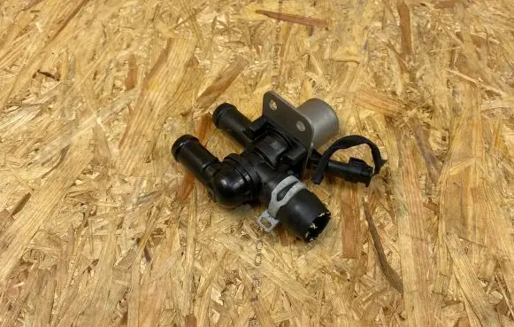 Volvo XC40 Coolant heater control valve 31684222