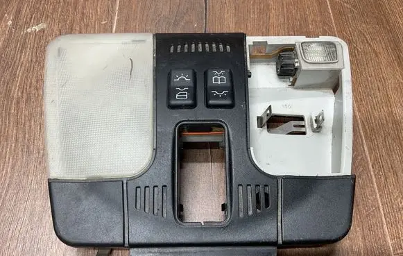 Mercedes-Benz C W202 Front seat light 2028200001