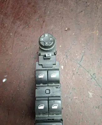 Peugeot 208 I Electric window control switch 30170518 101700399 96749624ZD