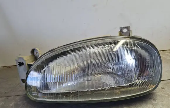 Mazda 121 SM Headlight/headlamp E290061 E2200290061